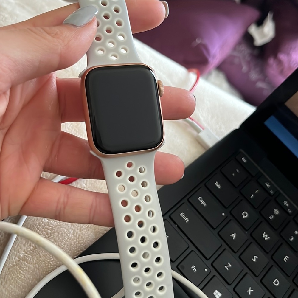 Rose gold series 4 Apple Watch
